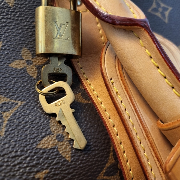 *SOLD*Louis Vuitton Keepall 50 Bandouliere - Picture 16 of 16